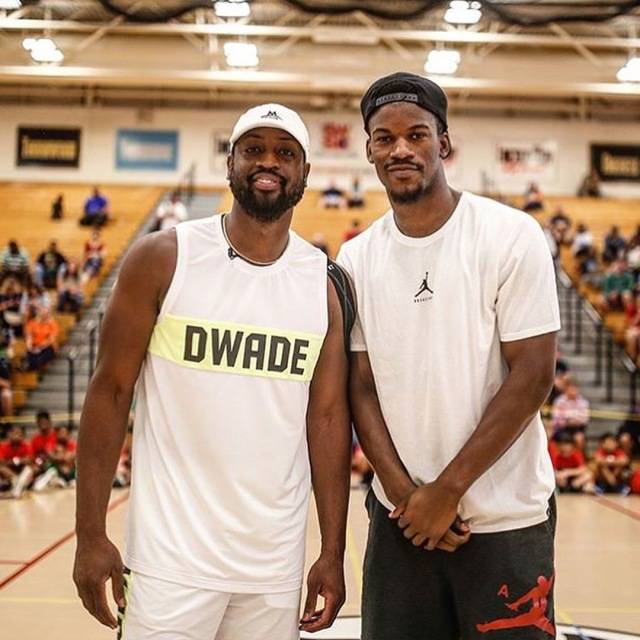 LOL：双冠军教练被嫌弃无能，官方发文选手实力很强，但教练水平一般