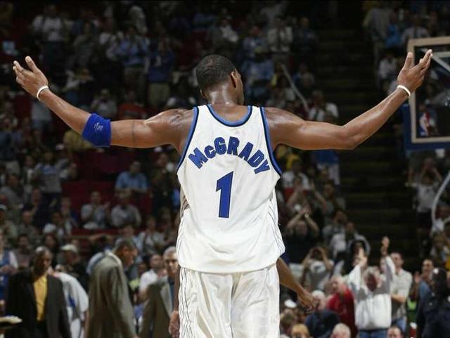 《球队的选秀战略：第一轮选高中生还是大学生的博弈》