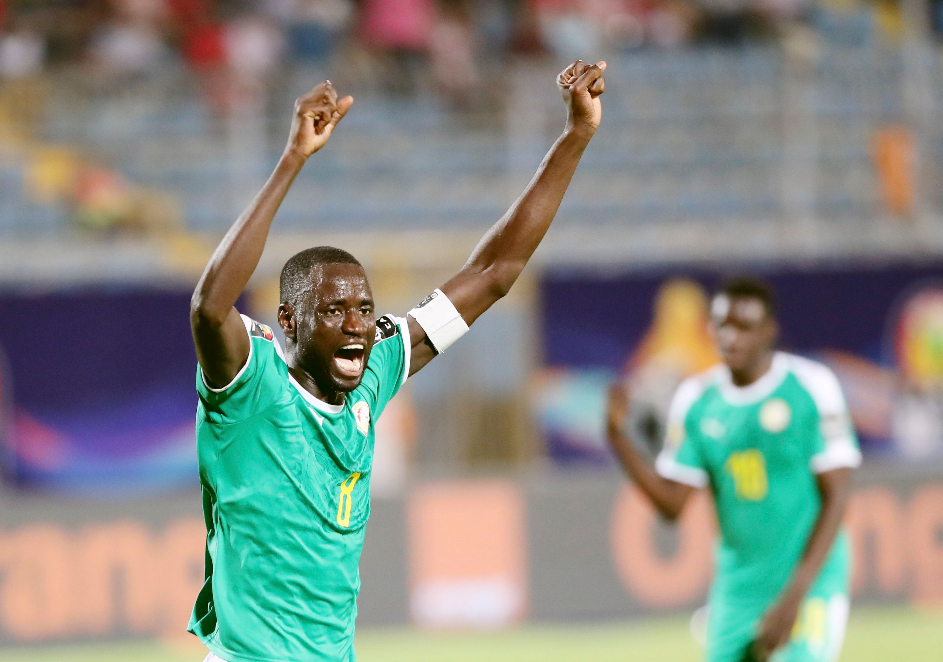 [中超]高准翼头球摆渡 马德鲁加凌空侧钩破门