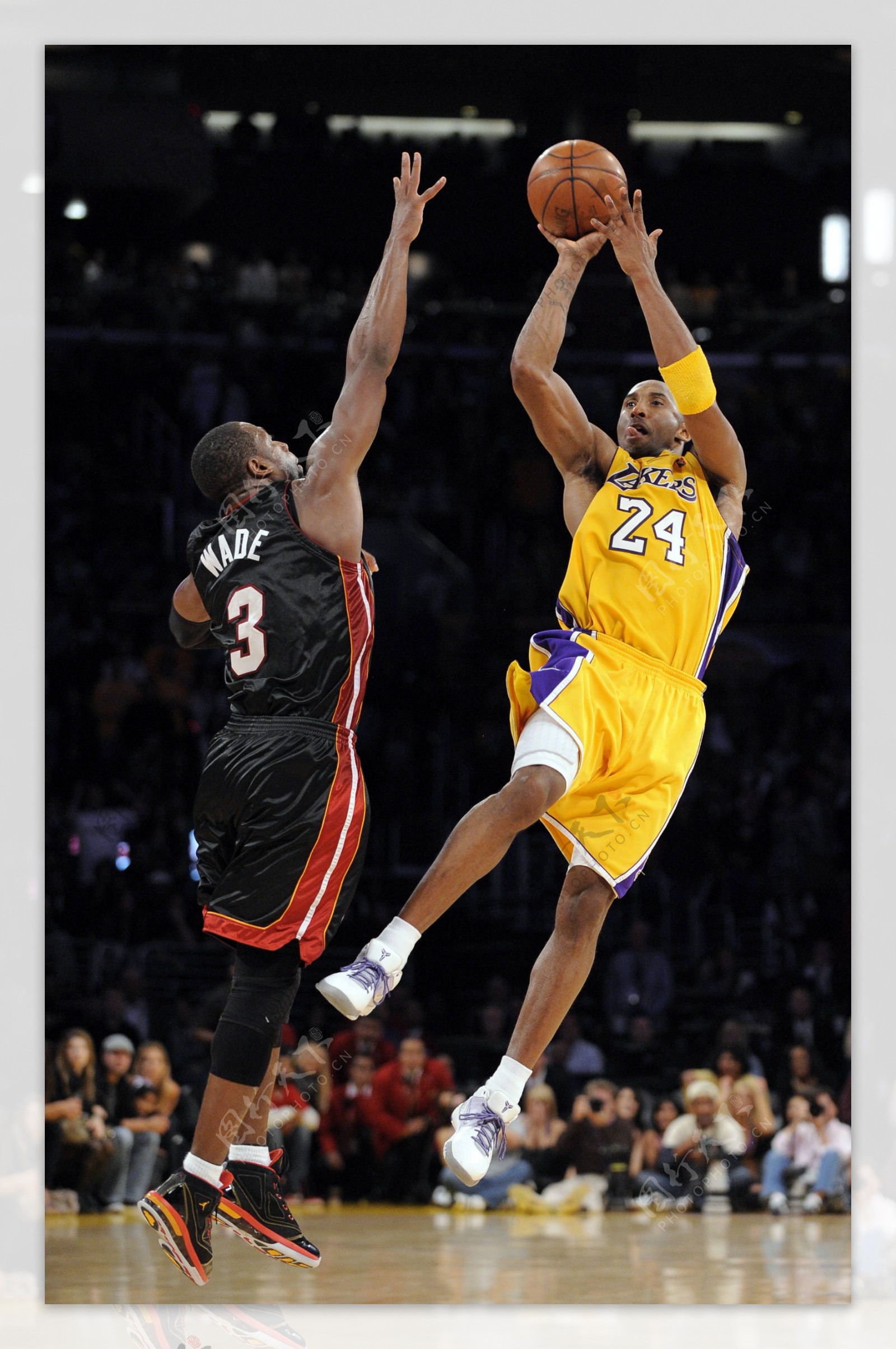 利物浦官方：战毕包将首次穿新主场球衣，社区盾穿新客场球衣