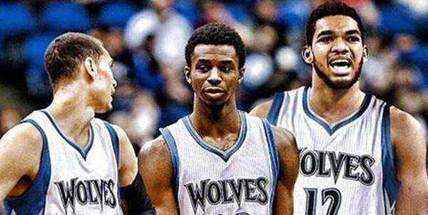 【回放】巴黎奥运会击剑男子花剑1／4决赛：张家朗vs恩佐·莱福特 全场回放