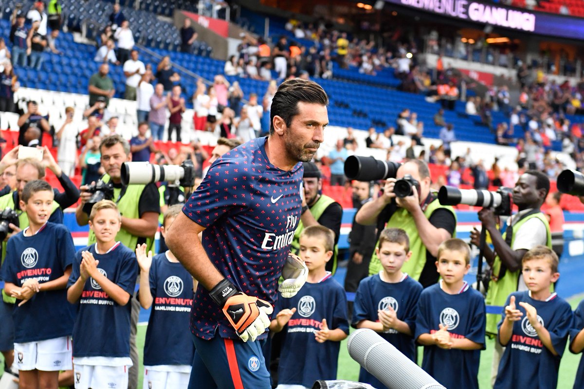 详解棒球规则中的触身球真假判定主审如何通过球的弹跳路径识别虚假