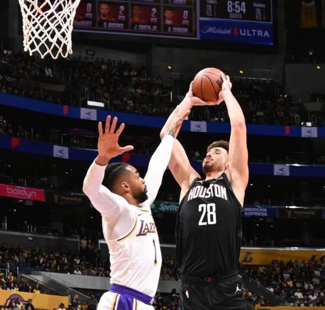 博主：在泰州参加完苏超冠军庆功会的亚泰U21球员已返回长春