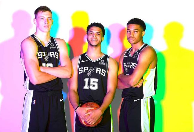 第34届乒乓球亚洲杯收官 王楚钦、王曼昱夺冠