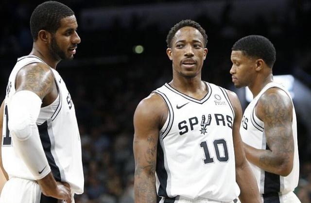 半场：皇马1-0马竞，巴尔韦德任意球世界波，罗德里戈失良机